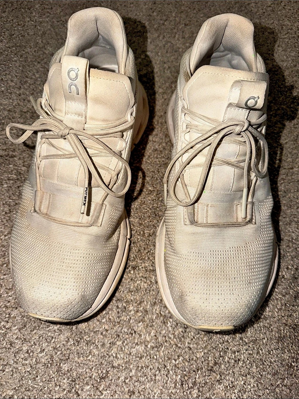 On cloud swift tech running shoes